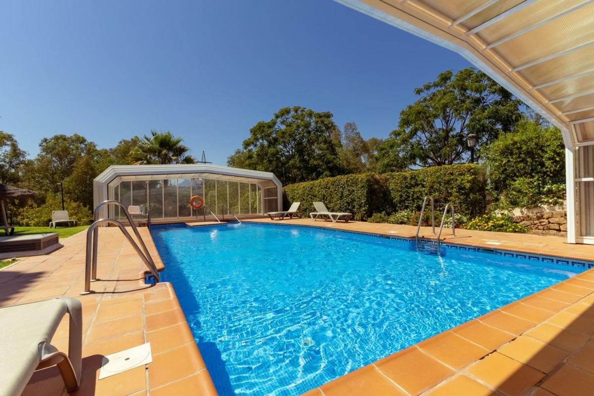 Venta de piso en Piso en Green Hills - Las Cumbres de Elviria, Marbella, Marbella
 photo 3