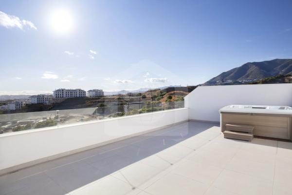 Duplex for sale on Dúplex en Avenida 8 de Marzo, El Higuerón, Fuengirola, Fuengirola photo 4
