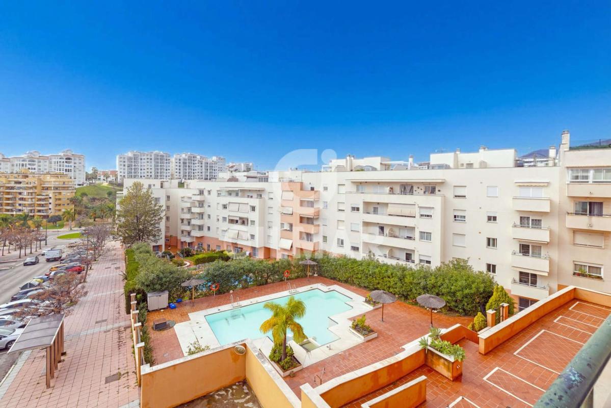 Venta de piso en Piso en Calle Tres Banderas, Puerto de Estepona, Estepona, Estepona
photo 1