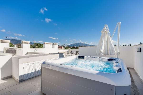 Chalet adosado en Calle S/n 60, 25, Bel-Air, Estepona thumbnail 2