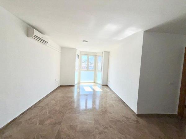 Sale of flat in Piso en Calle Alcalde Juan Barrionuevo Ruiz, 2, Centro, Alhaurín de la Torre, Alhaurín de la Torre
thumbnail 2
