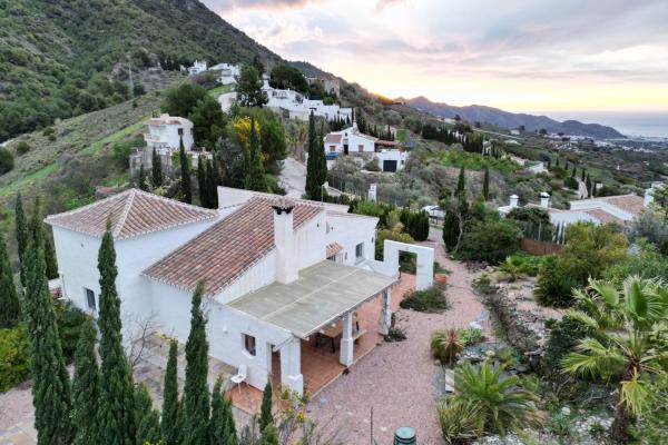 Chalet independiente en venta en Casa o chalet en Frigiliana, Frigiliana
photo 1