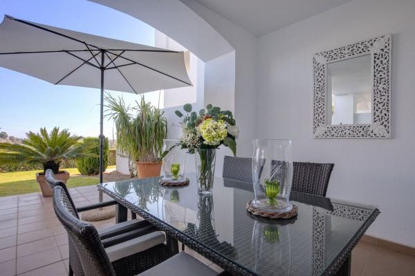 Sale of flat in Piso en Urbanizacion los Aguilares, Los Arqueros-Puerto del Almendro, Benahavís, Benahavís
photo 1
