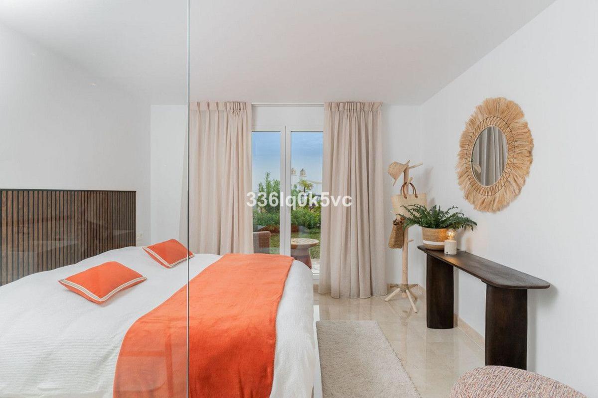 Venta de piso en Piso en Calle Algarrobo, El Paraíso, Benahavís, Benahavís
photo 3