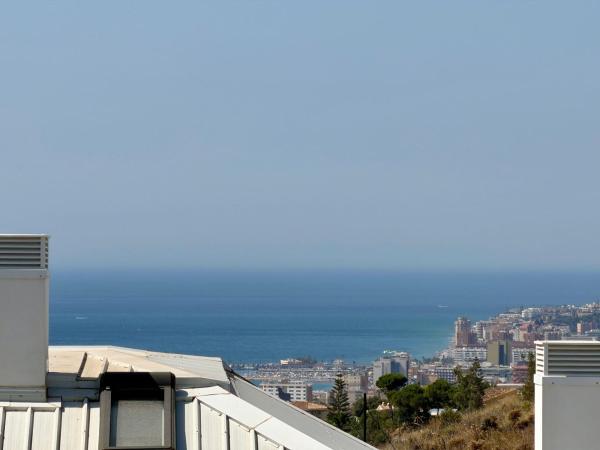 Venta de piso en Piso en Calle Paula, 1, El Higuerón, Fuengirola, Fuengirola
thumbnail 2