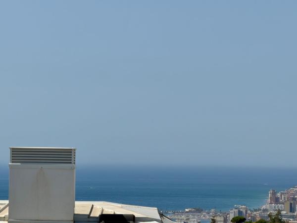 Venta de piso en Piso en Calle Paula, 1, El Higuerón, Fuengirola, Fuengirola
thumbnail 3