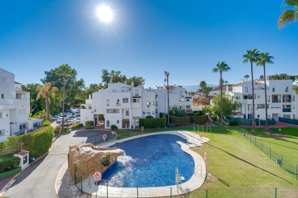 Venta de piso en Piso en Paseo del Ecuador, Green Hills - Las Cumbres de Elviria, Marbella, Marbella
photo 1