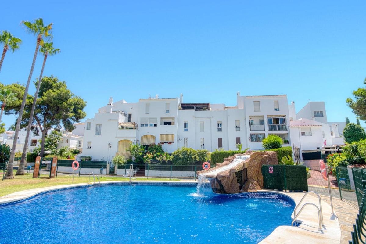 Sprzedaż mieszkania w Piso en Paseo del Ecuador, Green Hills - Las Cumbres de Elviria, Marbella, Marbella
photo 3