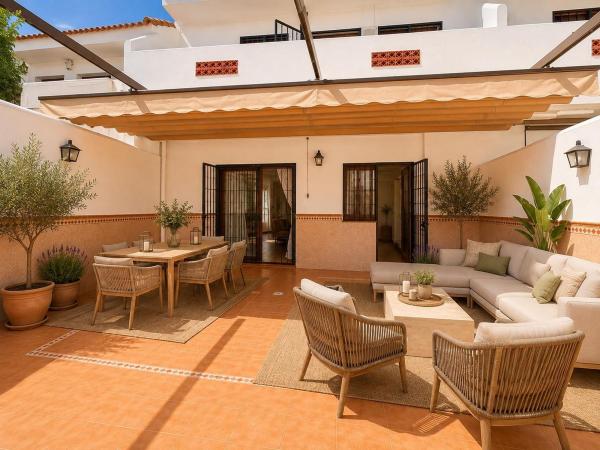 Chalet adosado en Calle Gardenia s/n, Centro, Benalmádena photo 1