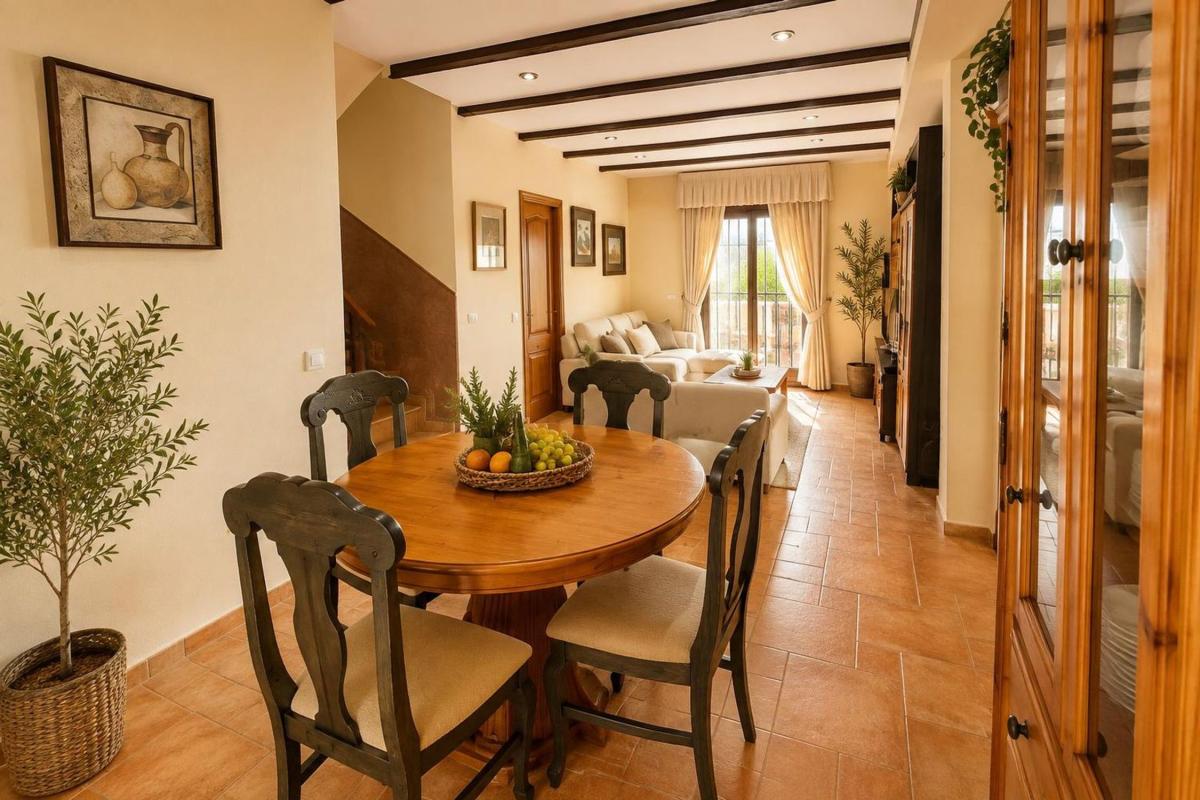 Продажа таунхауса в Chalet adosado en Calle Gardenia s/n, Centro, Benalmádena , Бенальмадена photo 5
