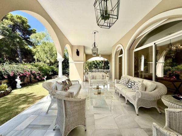 Casa o chalet independiente en Atalaya-Isdabe, Estepona photo 2