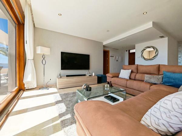 Venta de piso en Piso en Alto de los Monteros, Marbella, Marbella
 photo 3