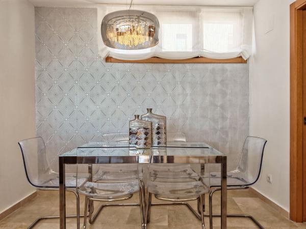 Venta de piso en Piso en Alto de los Monteros, Marbella, Marbella
 photo 4