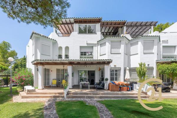 Chalet pareado en Calle Sirio, 46, Los Naranjos, Marbella photo 2
