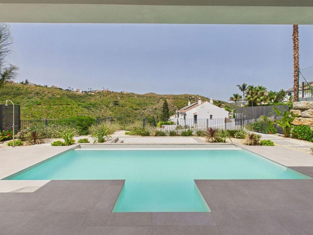 Properties for sale and rent in Spain photo 2