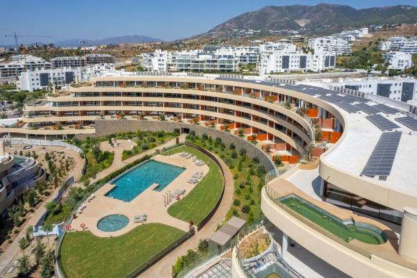 Venta de piso en Piso en Avenida 8 de Marzo, El Higuerón, Fuengirola, Fuengirola
photo 1