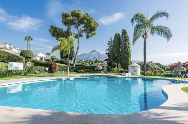 Duplex en venta en Dúplex en Avenida Valle del Golf, Aloha, Marbella, Marbella photo 1
