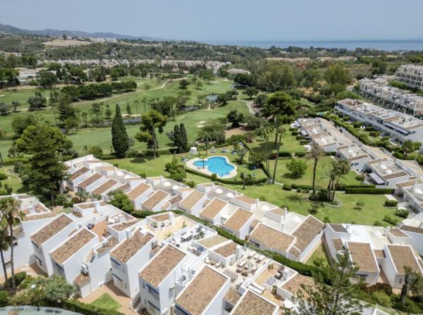 Duplex en venta en Dúplex en Avenida Valle del Golf, Aloha, Marbella, Marbella photo 2
