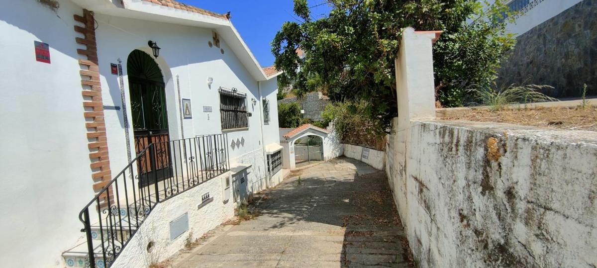 Sprzedaż niezależnego domku jednorodzinnego w  Chalet pareado en Calle Madreselva, 5, Torreblanca del Sol, Fuengirola, Fuengirola photo 5