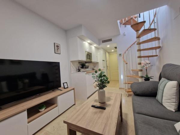 Дуплекс на продажу в Dúplex en Calle Salinas, Cortijo Torrequebrada, Benalmádena, Бенальмадена thumbnail 1