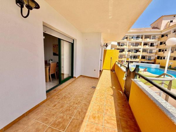 Продажа квартиры на Piso en Calle Almuñécar, Zona Centro Comercial Torrequebrada, Benalmádena, Бенальмадена
thumbnail 1
