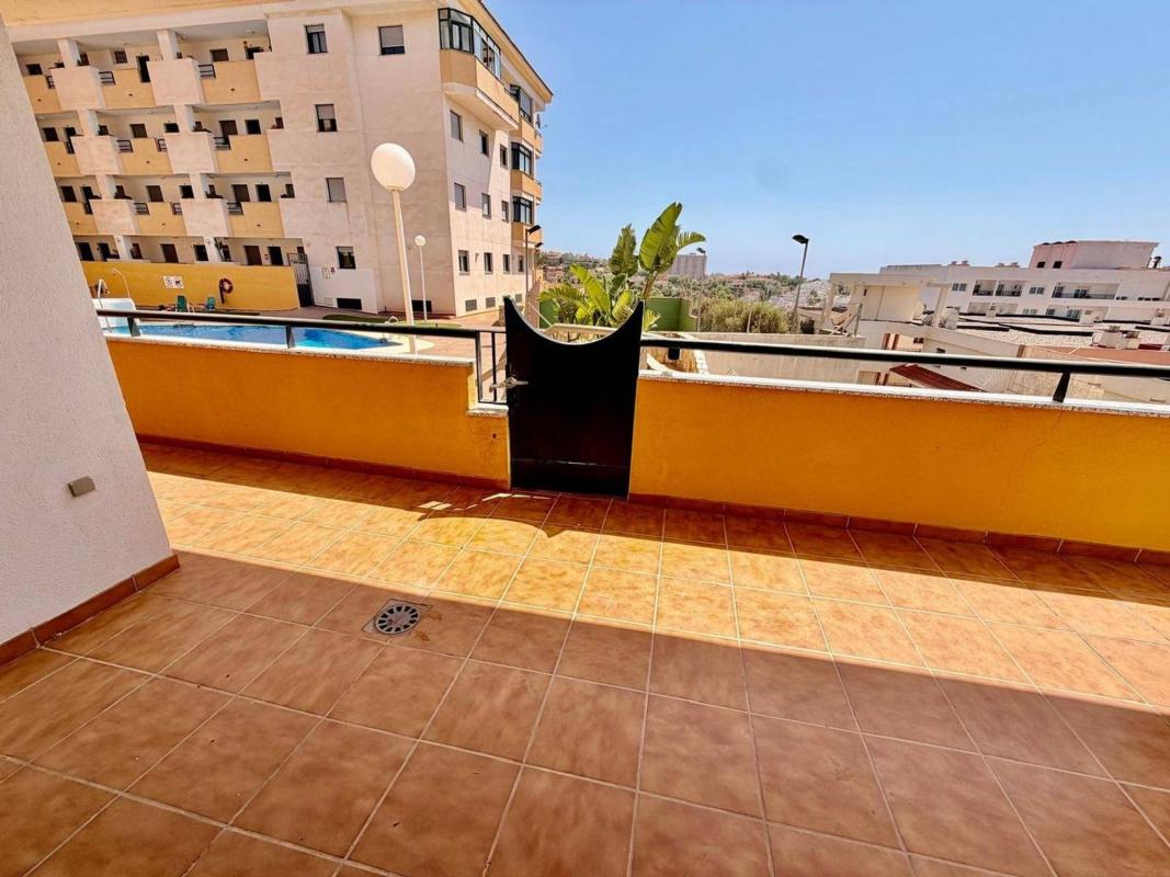 Venta de piso en Piso en Calle Almuñécar, Zona Centro Comercial Torrequebrada, Benalmádena, Benalmádena
photo 5