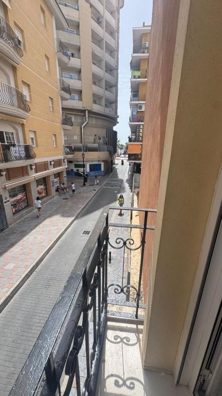 Sprzedaż mieszkania w Piso en Calle Oviedo, Zona Puerto Deportivo, Fuengirola, Fuengirola
photo 1