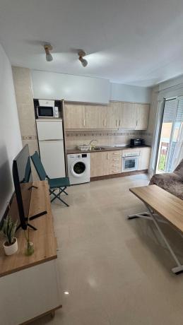 Продажа квартиры на Piso en Calle Oviedo, Zona Puerto Deportivo, Fuengirola, Фуэнхирола
thumbnail 3