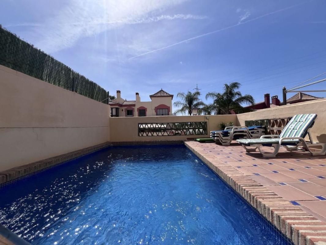 Venta de chalet independiente en Chalet pareado en Calle Marcos de Segura, Bello Horizonte-Lindasol, Marbella, Marbella
photo 3