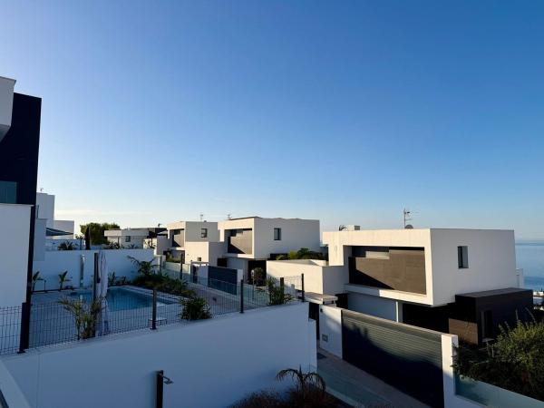 Casa o chalet independiente en Calle Azahar, Burriana, Nerja thumbnail 2