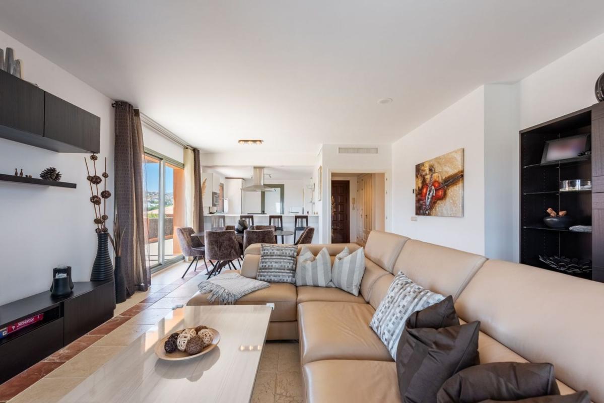 Penthouse sale in  Ático en Calle Pico Alcazaba, Benatalaya, Estepona, Estepona photo 5