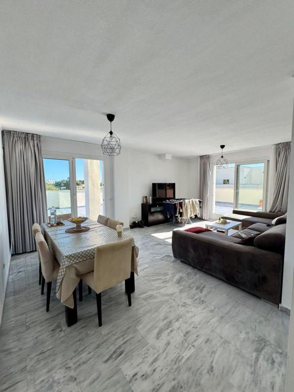 Продажа квартиры на Piso en Jose Gomez Diaz-alt Rodeo, Rodeo Alto-Guadaiza-La Campana, Marbella, Марбелла
 photo 2