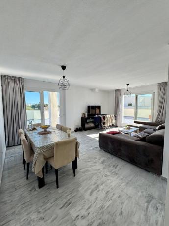 Venta de piso en Piso en Jose Gomez Diaz-alt Rodeo, Rodeo Alto-Guadaiza-La Campana, Marbella, Marbella
thumbnail 2