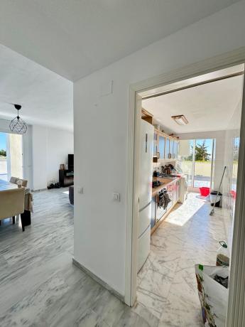 Venta de piso en Piso en Jose Gomez Diaz-alt Rodeo, Rodeo Alto-Guadaiza-La Campana, Marbella, Marbella
 photo 4