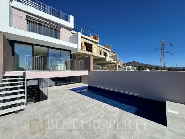 Chalet independiente en venta en Casa o chalet en Calle los Pomelos, Capistrano, Nerja, Nerja
photo 1