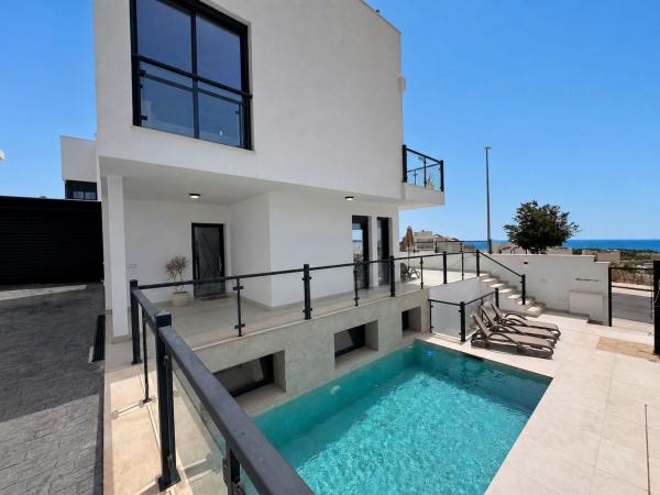 Chalet independiente en venta en Casa o chalet en Calle Bélgica, Capistrano, Nerja, Nerja
thumbnail 2