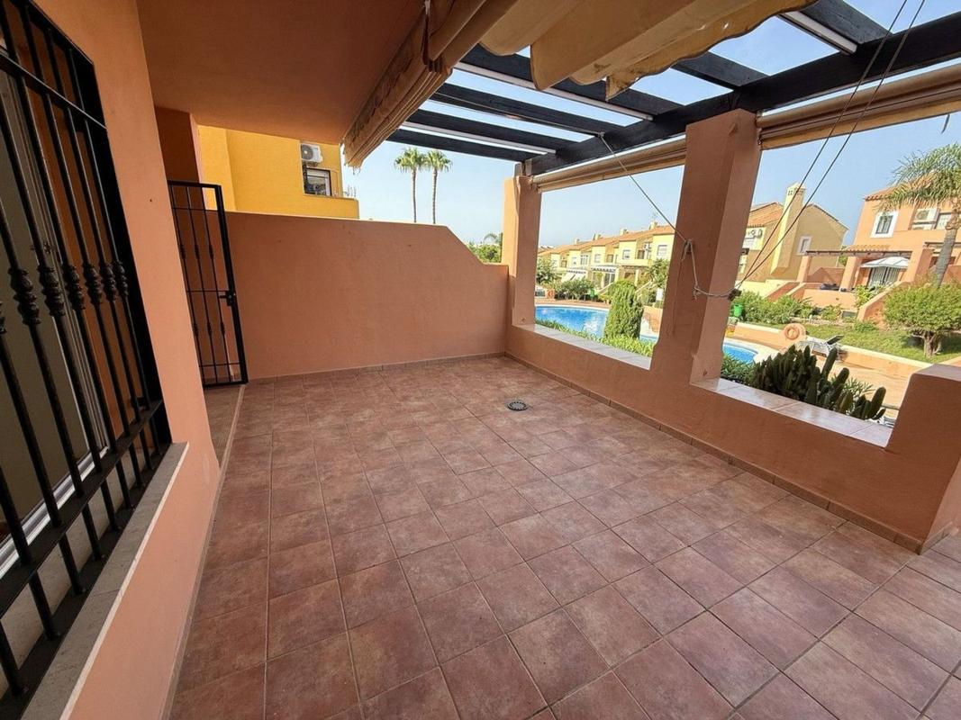 Sprzedaż szeregowego domku w Chalet adosado en Calle Mérida de Jarales, Sitio de Calahonda, Mijas , Mijas photo 3