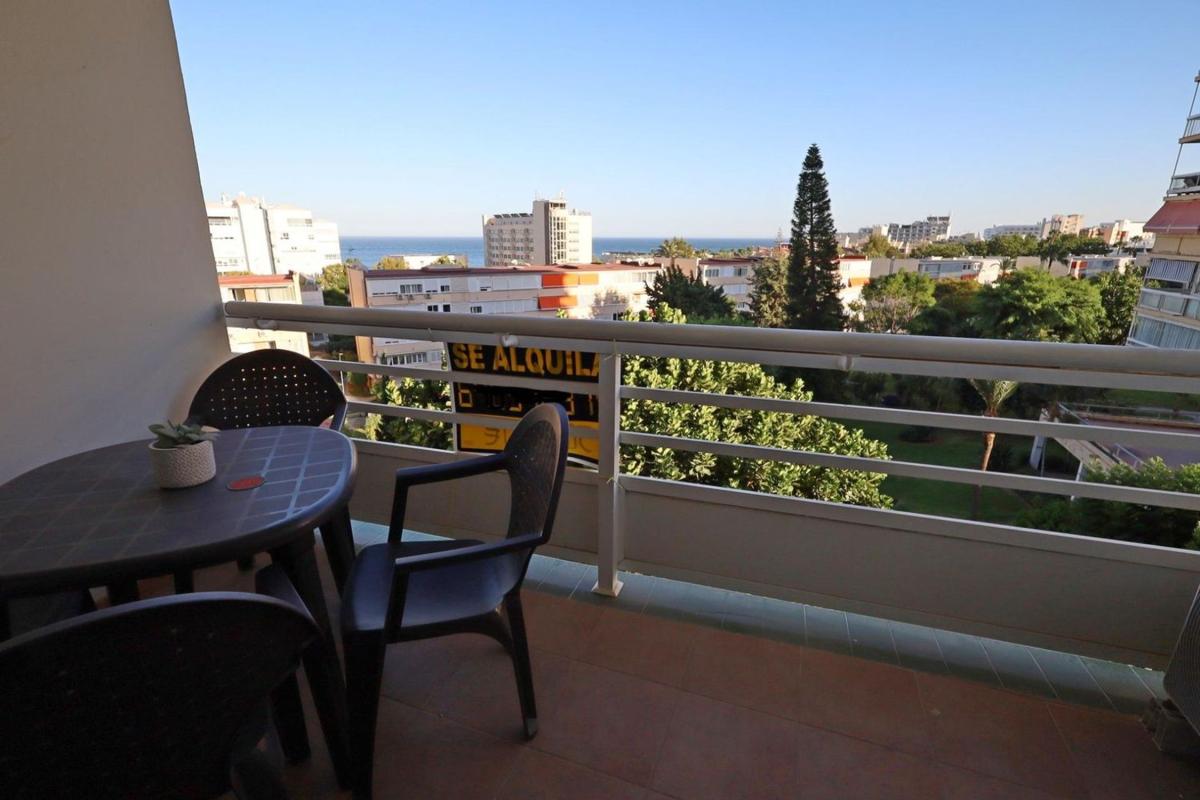 Venta de piso en Piso en Avenida Carlota Alessandri, La Carihuela - Los Nidos, Torremolinos, Torremolinos
photo 3