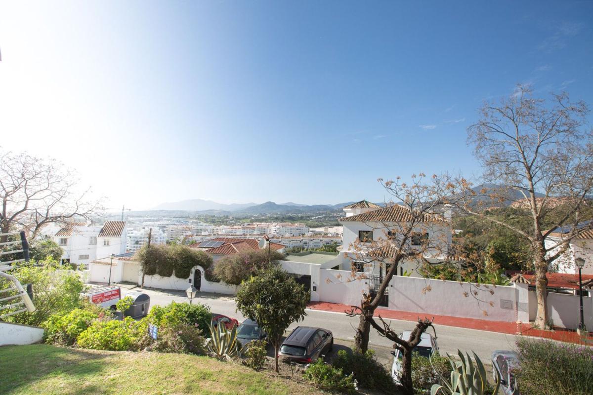 Sprzedaż mieszkania w Piso en Calle Miguel de Unamuno, Las Brisas, Marbella, Marbella
photo 2
