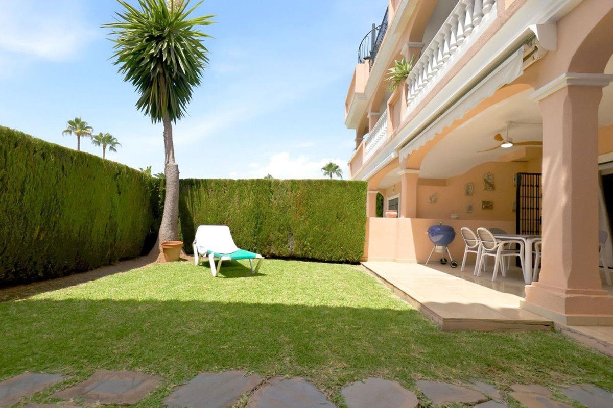 Sale of apartment in Piso en urbanization Park beach,ESTEPONA, Av.RIHN Del 45 Escalera 22- left door s/n, Villacana - Costalita - Saladillo, Estepona, Estepona
photo 4