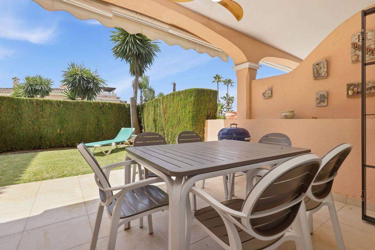 Sale of apartment in Piso en urbanization Park beach,ESTEPONA, Av.RIHN Del 45 Escalera 22- left door s/n, Villacana - Costalita - Saladillo, Estepona, Estepona
photo 5