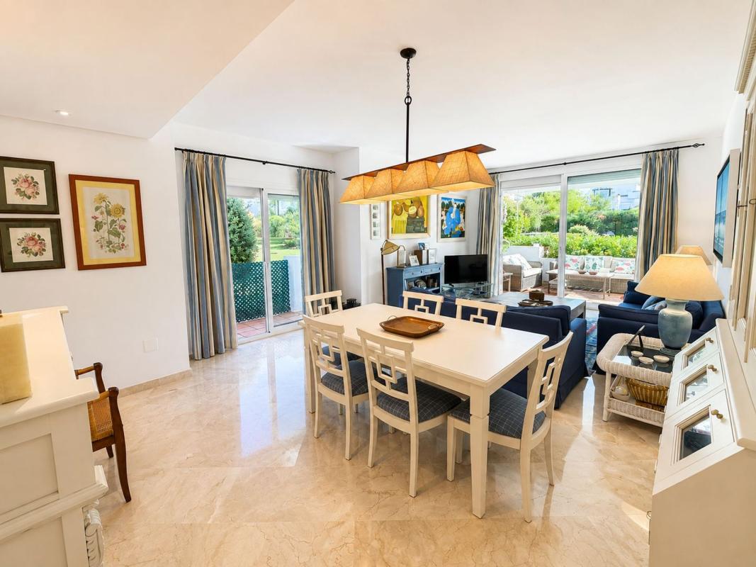 Venta de piso en Piso en Calle Trajano, Villacana - Costalita - Saladillo, Estepona, Estepona
photo 4