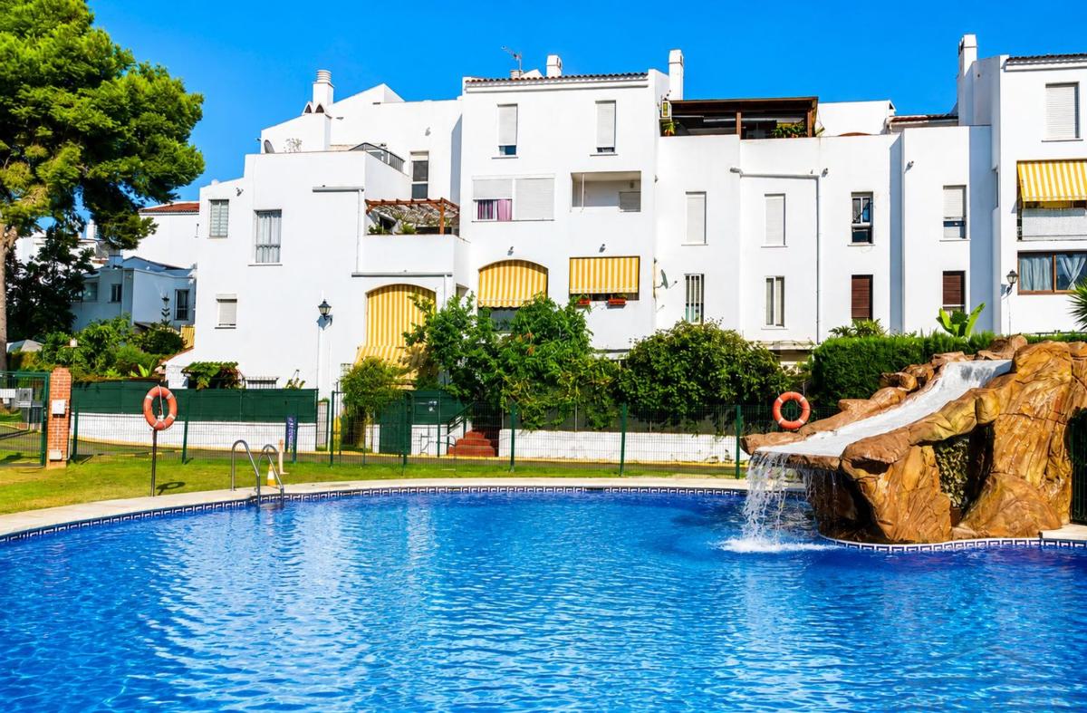 Sale of apartment in Piso en Green Hills - Las Cumbres de Elviria, Marbella, Marbella
photo 2