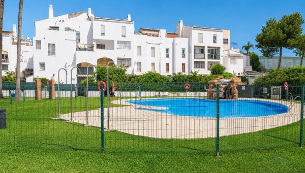 Venta de piso en Piso en Green Hills - Las Cumbres de Elviria, Marbella, Marbella
thumbnail 3