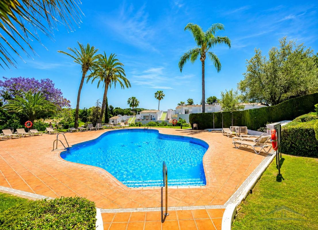 Продажа таунхауса в Chalet adosado en Aloha, Marbella , Марбелла photo 2