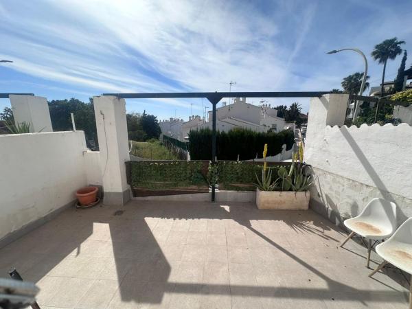 Venta de piso en Piso en Calle de la Cordera, Montemar, Torremolinos, Torremolinos
photo 1