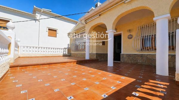 Chalet adosado en Periana photo 4