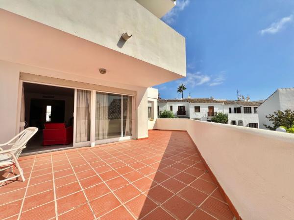 Chalet adosado en Urbanizacion Playa de Guadalobon, 67, Guadalobón, Estepona photo 1