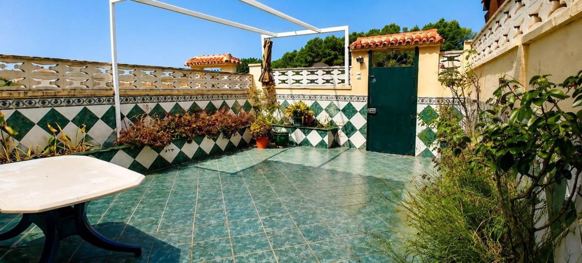 Sale of townhouse in Chalet adosado en Valdeolletas-Las Cancelas-Xarblanca, Marbella , Marbella photo 3