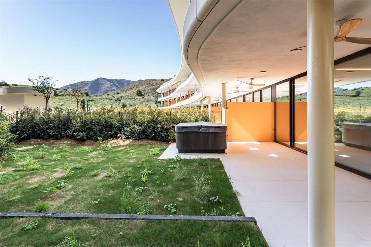 Venta de piso en Piso en Calle Golondrinas, El Higuerón, Fuengirola, Fuengirola
photo 2